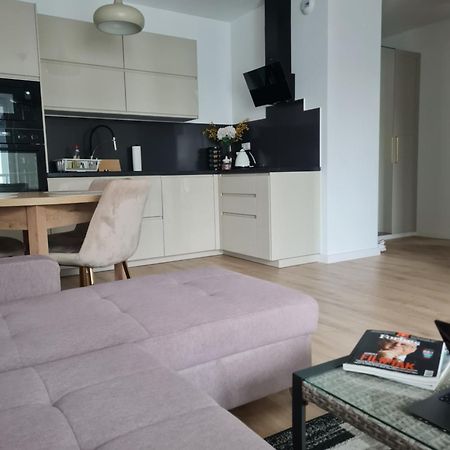 Airport Apartment Warschau Buitenkant foto